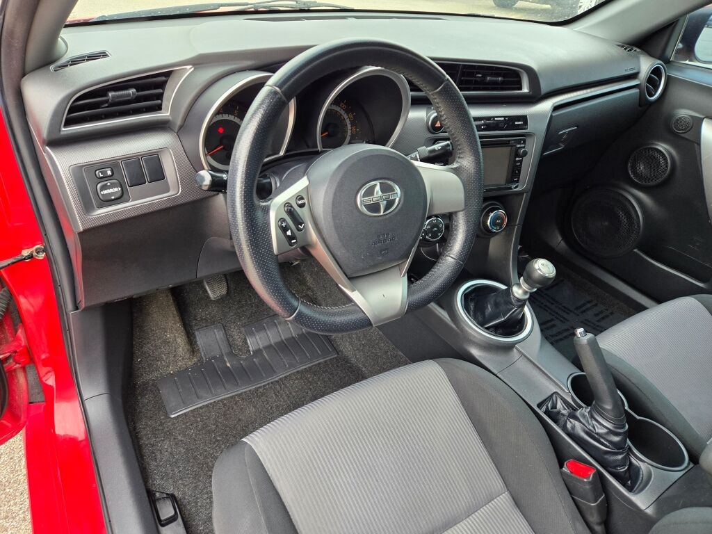 Vehicle image 16 of 24