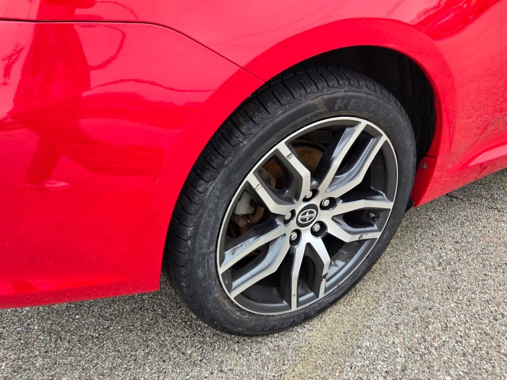 Vehicle image 12 of 24