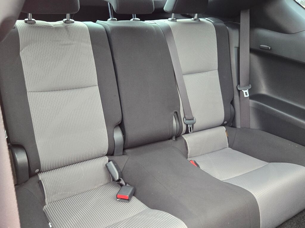 Vehicle image 11 of 24