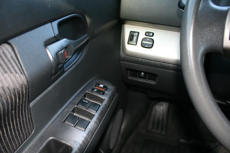 Vehicle image 14 of 32