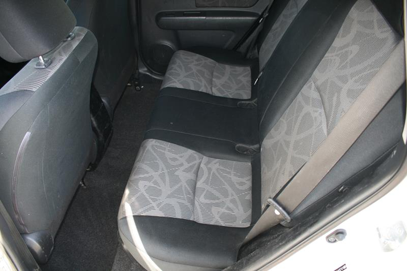 Vehicle image 28 of 32