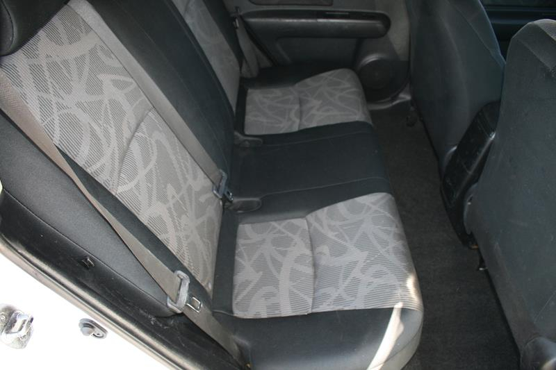 Vehicle image 24 of 32