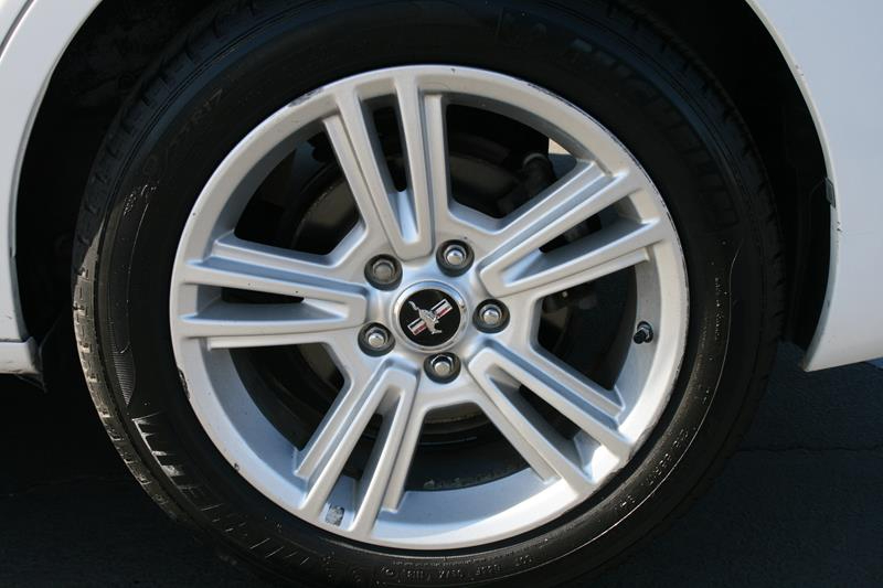 Vehicle image 16 of 32