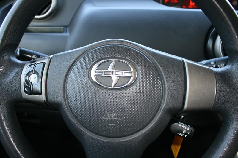 Vehicle image 13 of 32