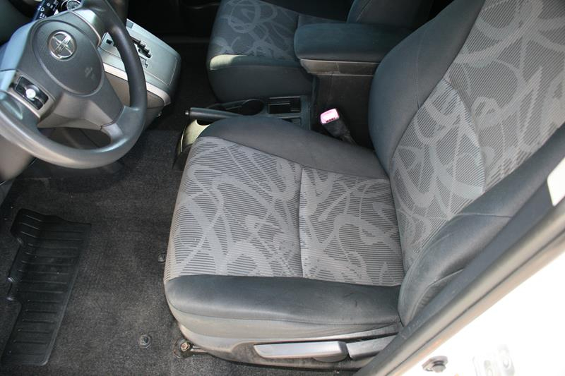 Vehicle image 18 of 32
