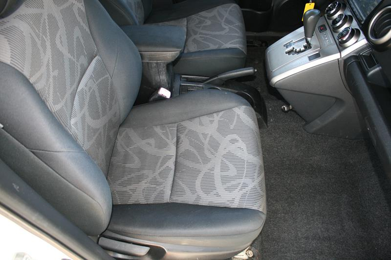 Vehicle image 21 of 32