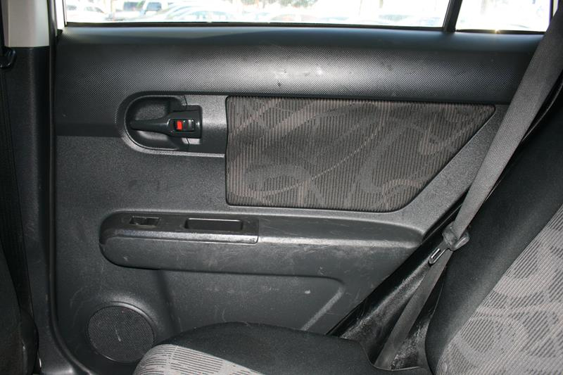 Vehicle image 29 of 32