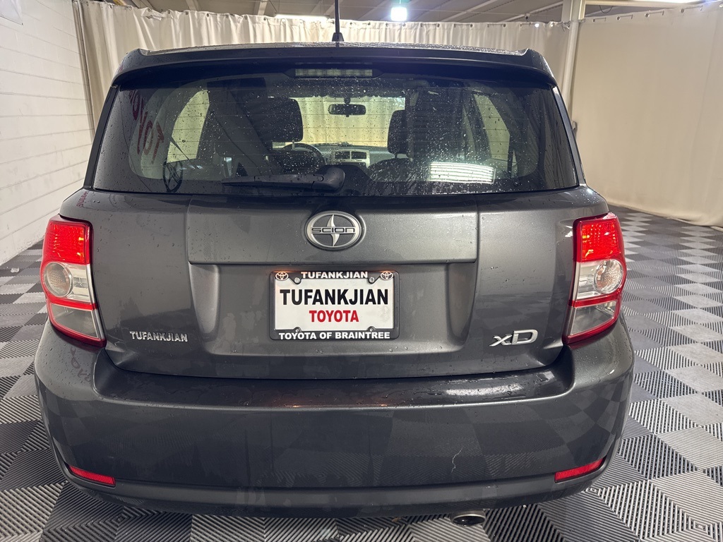 Vehicle image 8 of 18