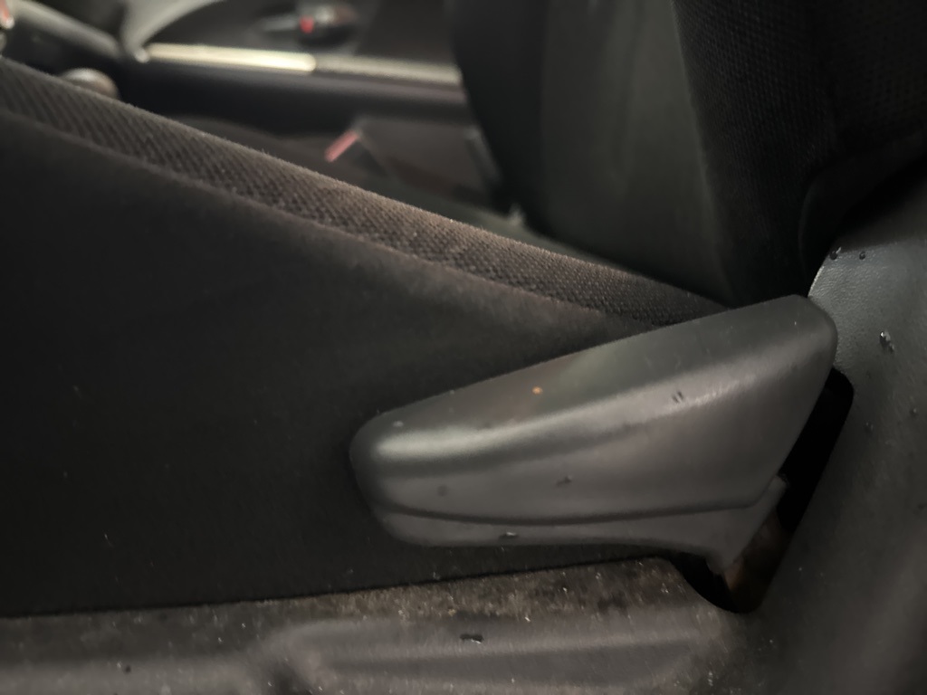 Vehicle image 13 of 18