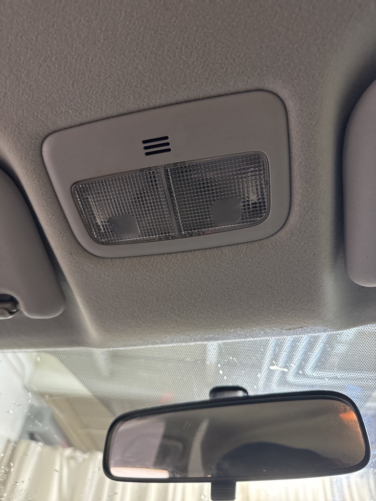 Vehicle image 16 of 18