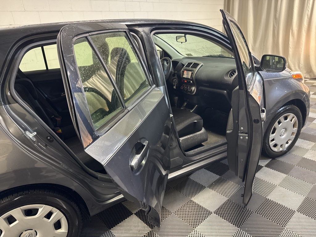 Vehicle image 7 of 18