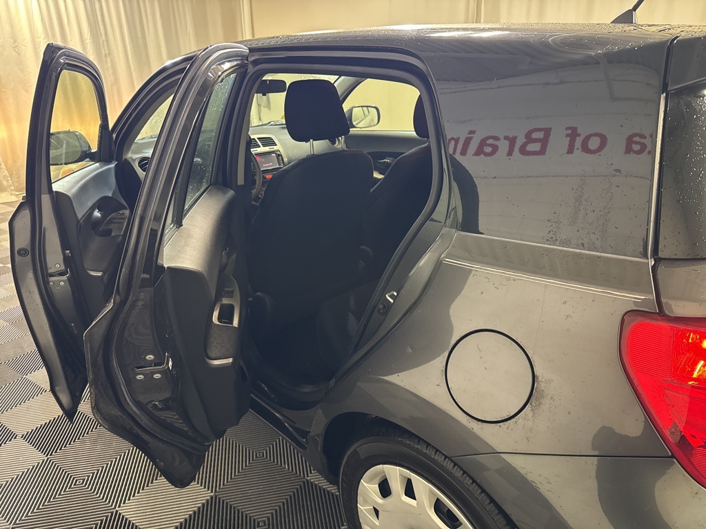 Vehicle image 11 of 18