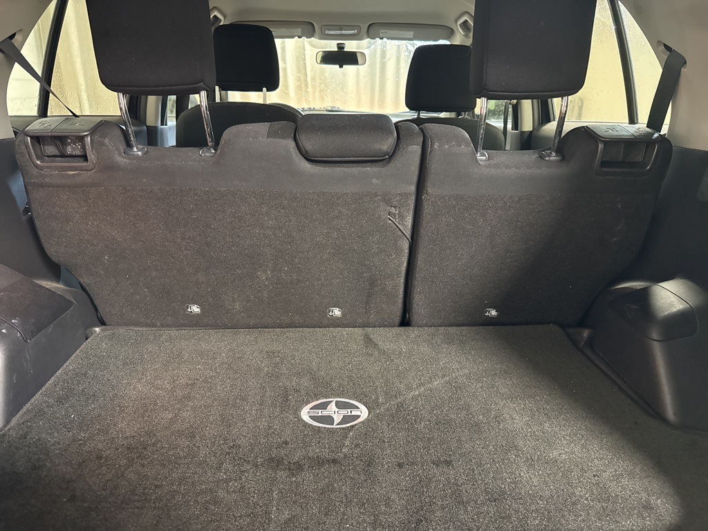 Vehicle image 9 of 18
