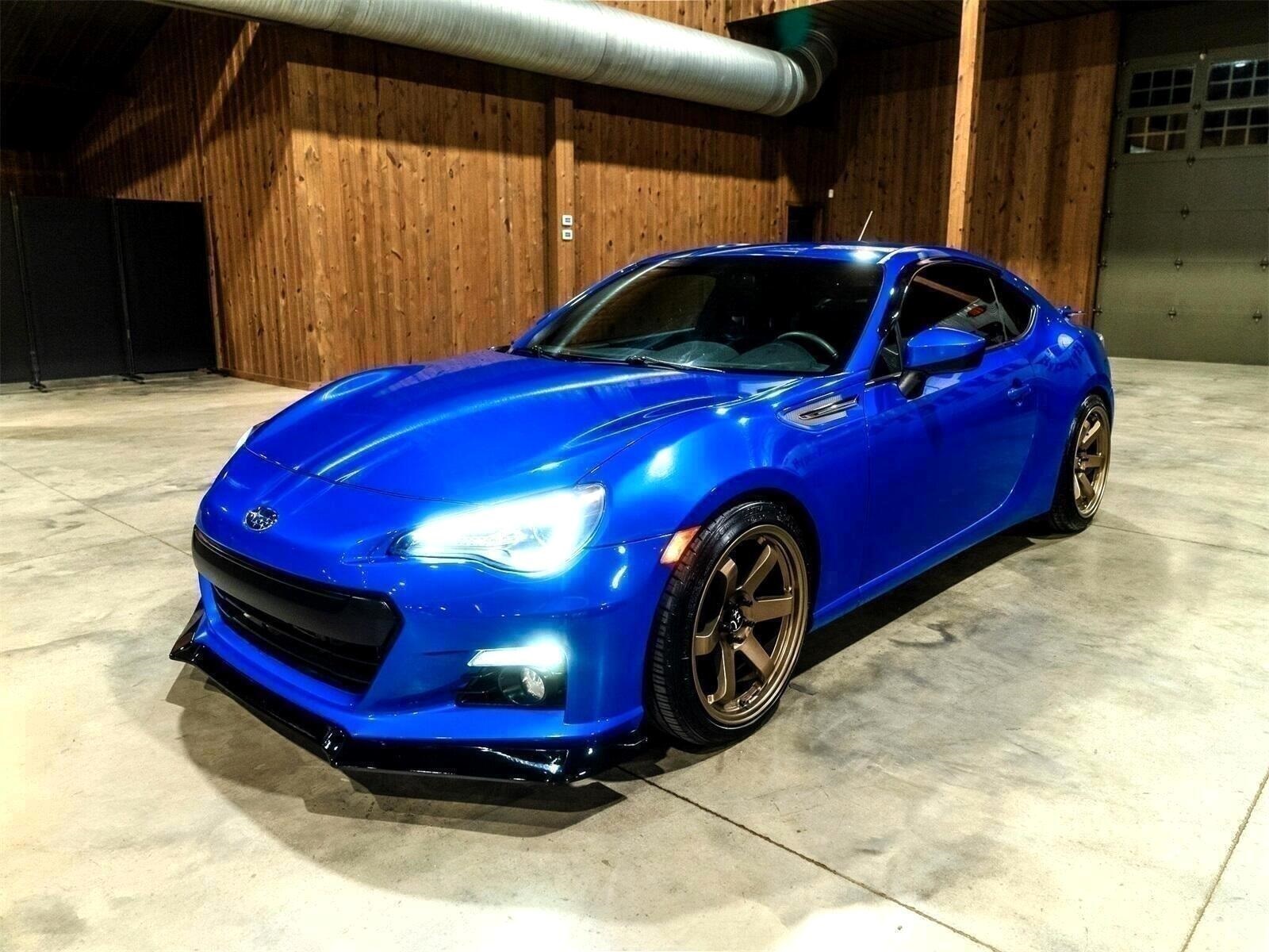 Vehicle image 2 of 44