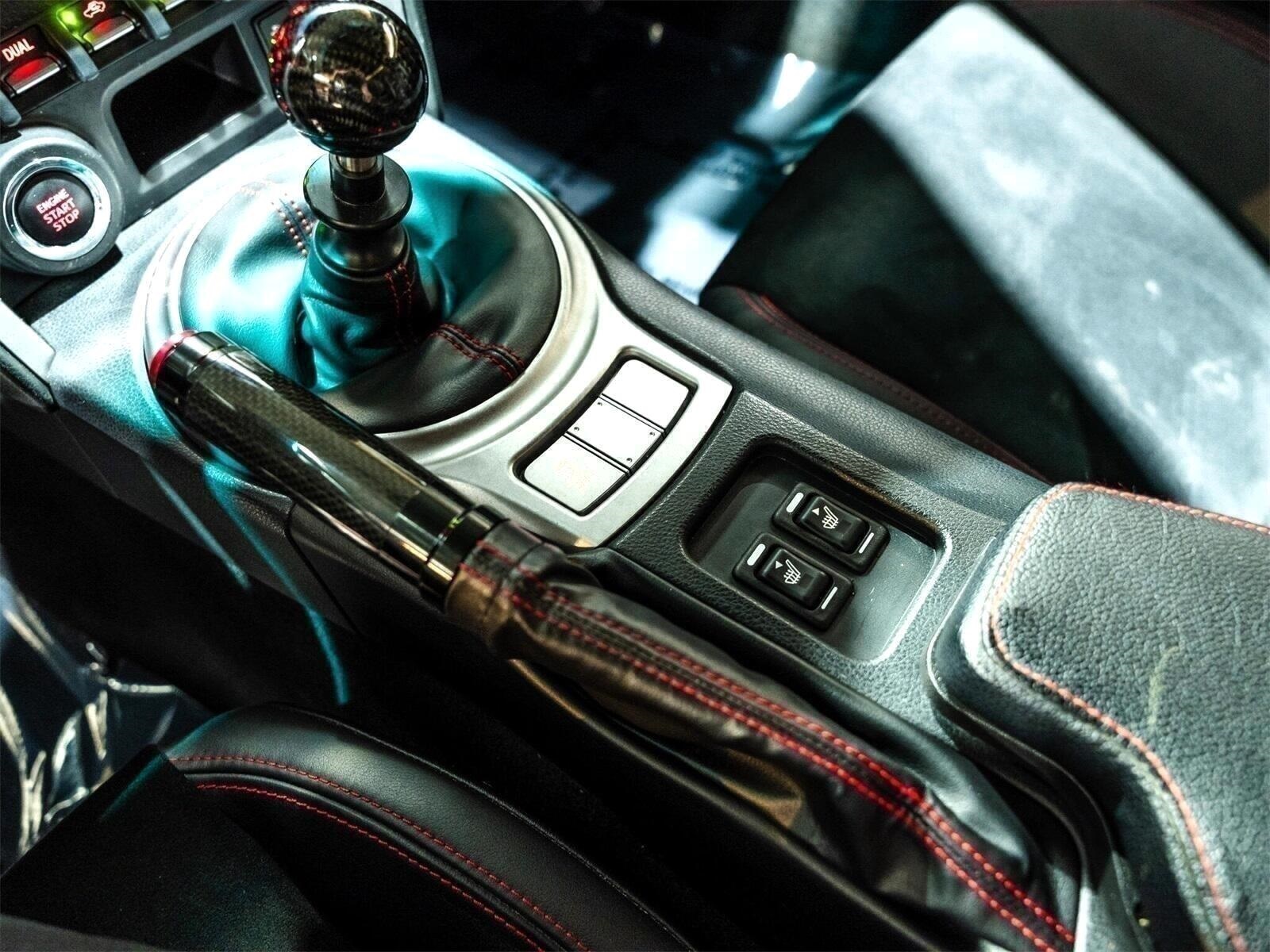 Vehicle image 33 of 44