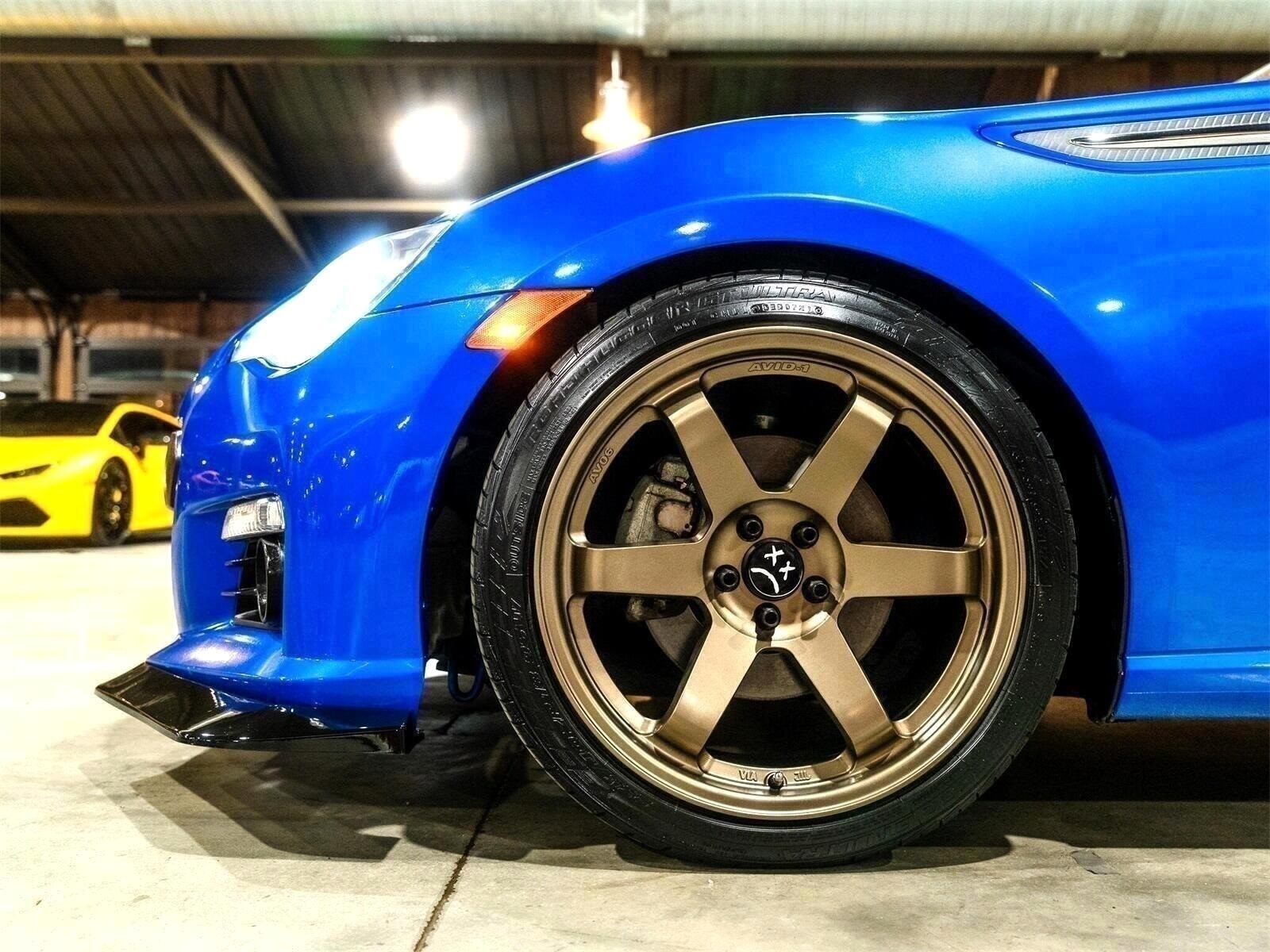 Vehicle image 21 of 44