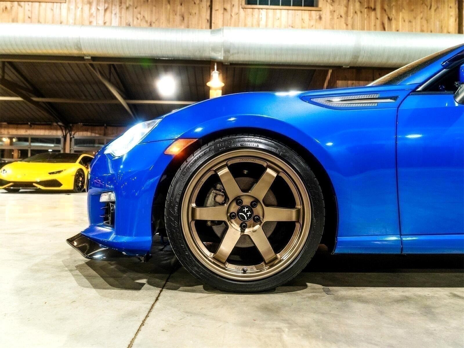 Vehicle image 40 of 44