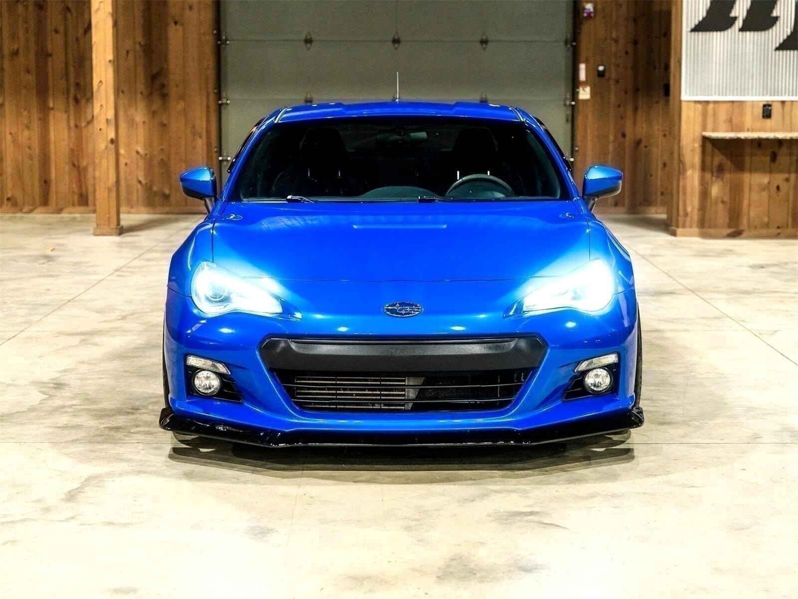Vehicle image 4 of 44