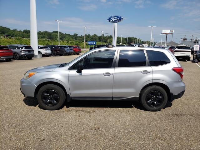 2014 Subaru Forester 2.5i Image 8 of 27
