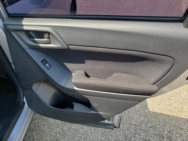 2014 Subaru Forester 2.5i Image 21 of 27
