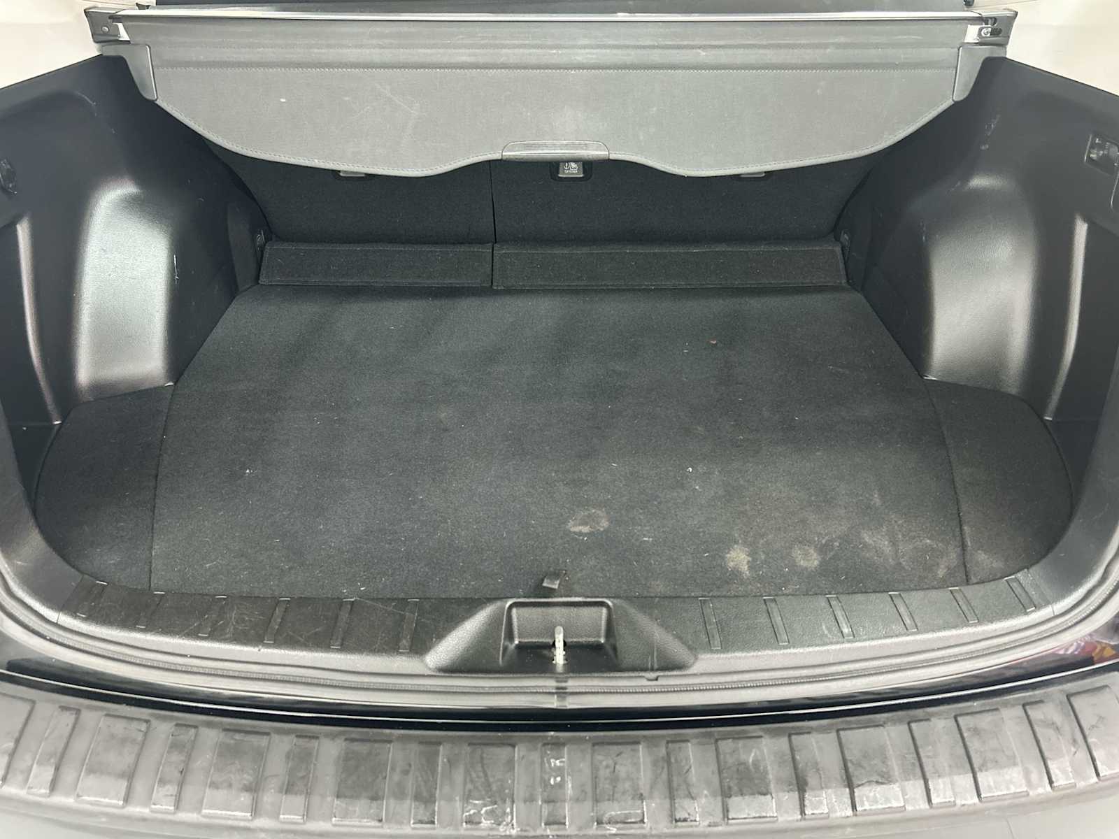 2014 Subaru Forester 2.5i Image 14 of 32