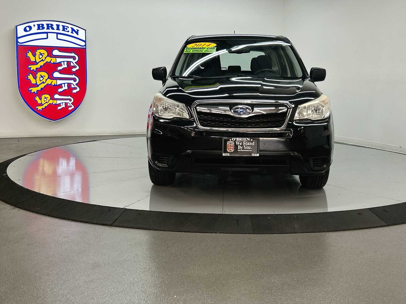 2014 Subaru Forester 2.5i Image 2 of 32