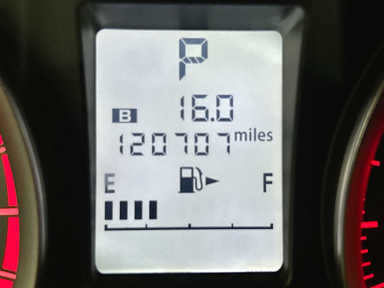 2014 Subaru Forester 2.5i Image 24 of 32