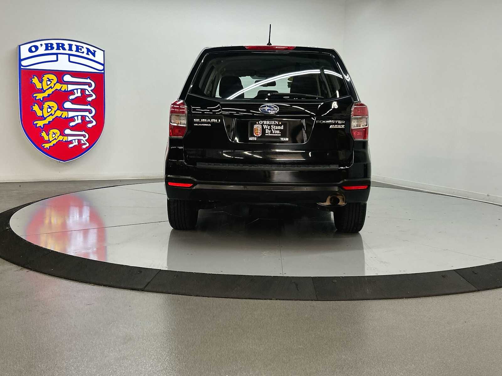 2014 Subaru Forester 2.5i Image 9 of 32