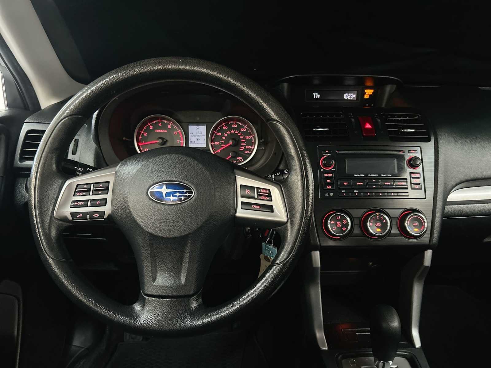 2014 Subaru Forester 2.5i Image 18 of 32