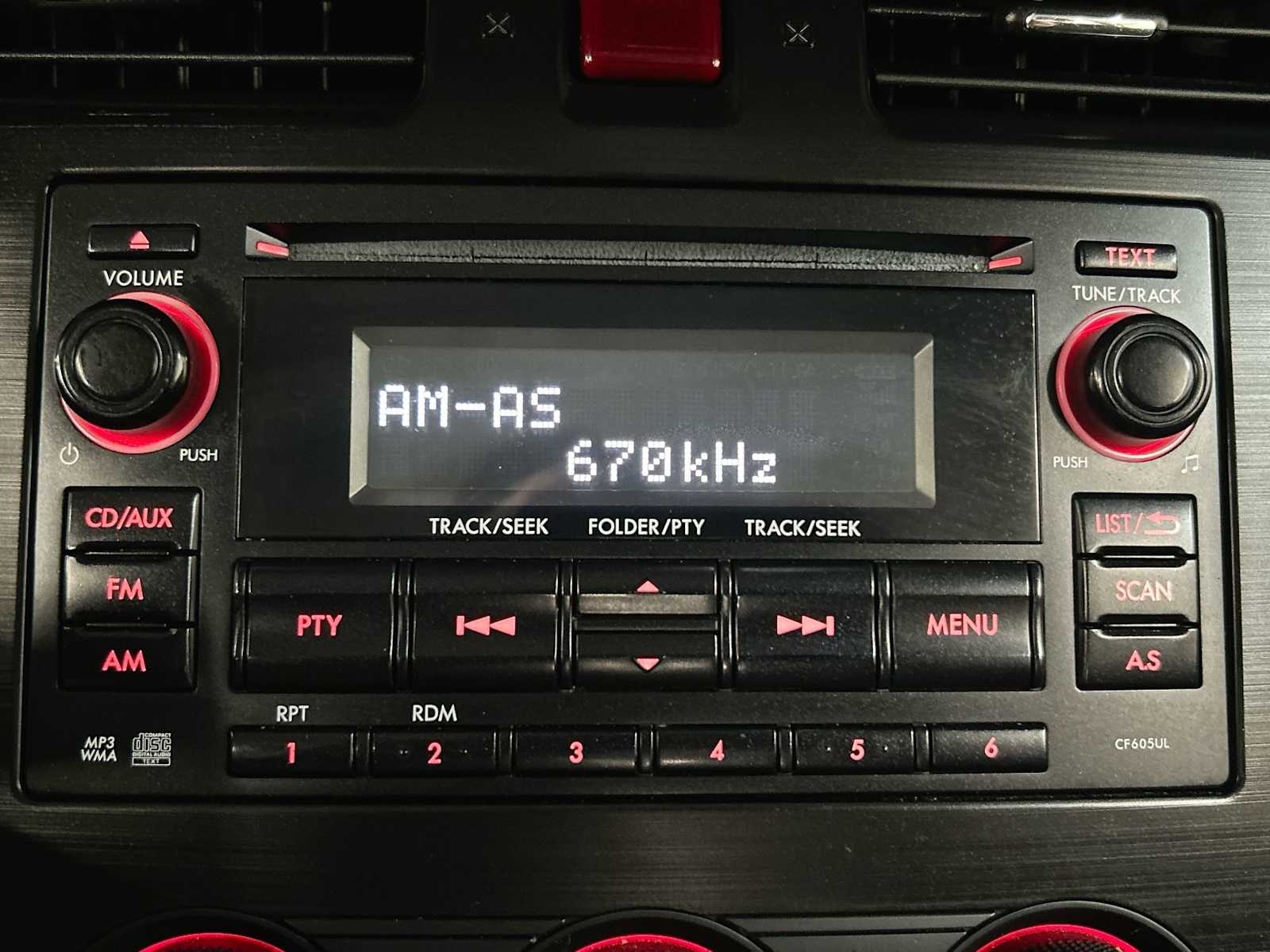 2014 Subaru Forester 2.5i Image 25 of 32