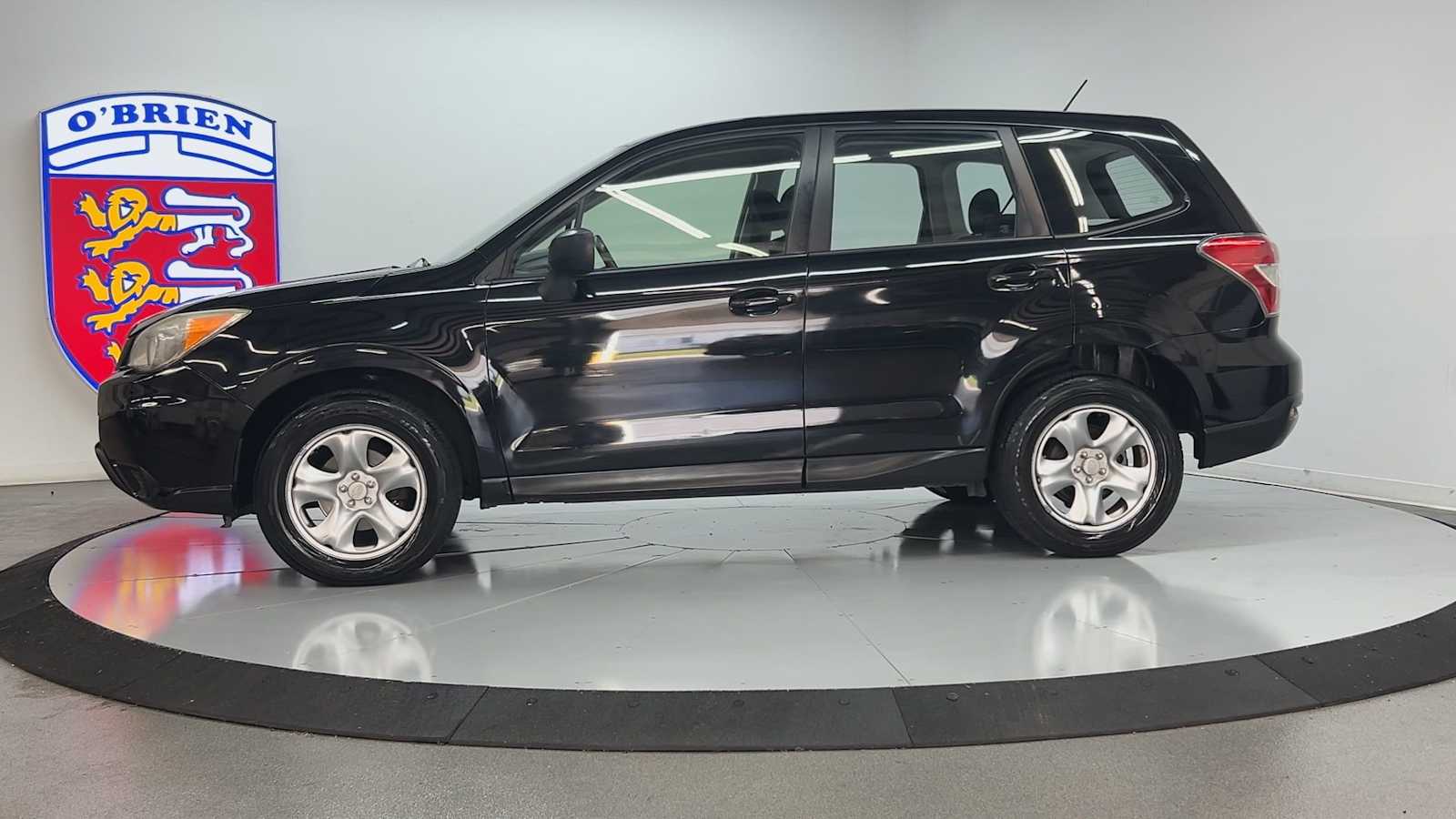 2014 Subaru Forester 2.5i Image 11 of 32