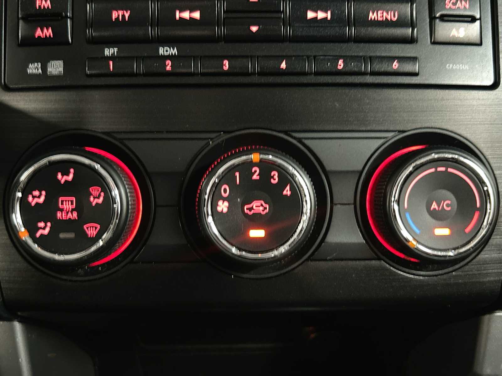 2014 Subaru Forester 2.5i Image 28 of 32