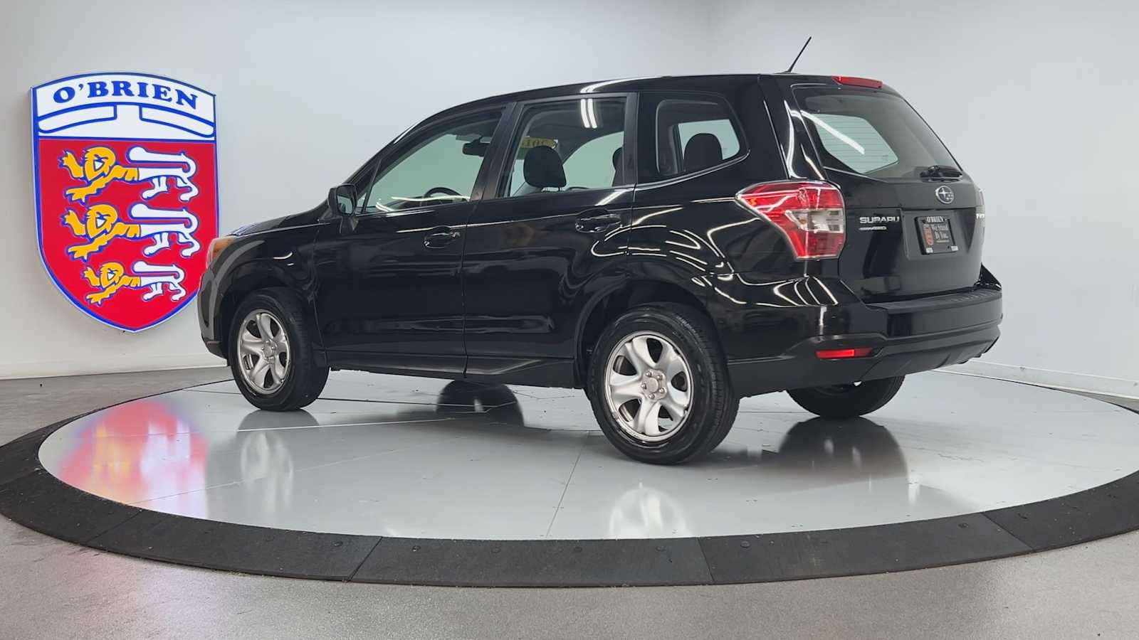 2014 Subaru Forester 2.5i Image 10 of 32