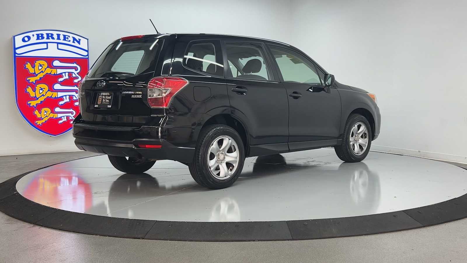 2014 Subaru Forester 2.5i Image 7 of 32