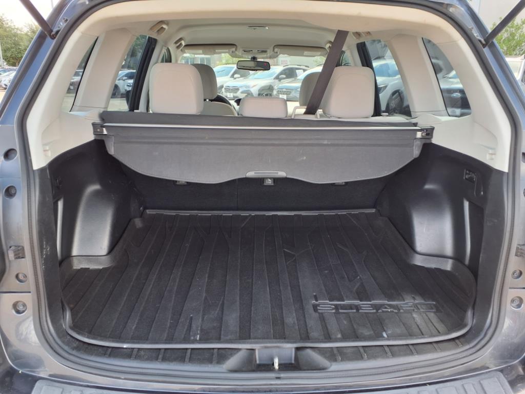 2014 Subaru Forester 2.5i Image 5 of 20