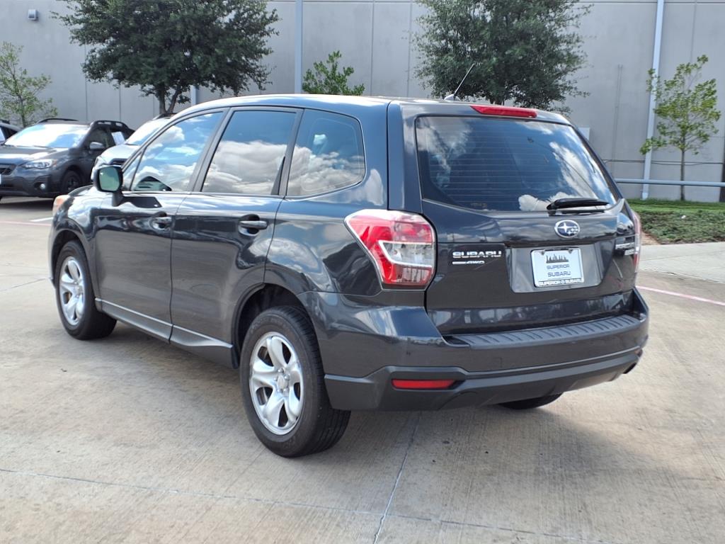 2014 Subaru Forester 2.5i Image 4 of 20