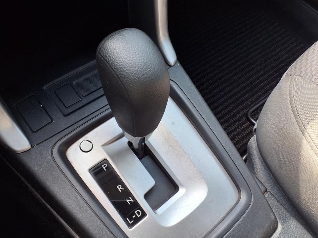 2014 Subaru Forester 2.5i Image 14 of 20