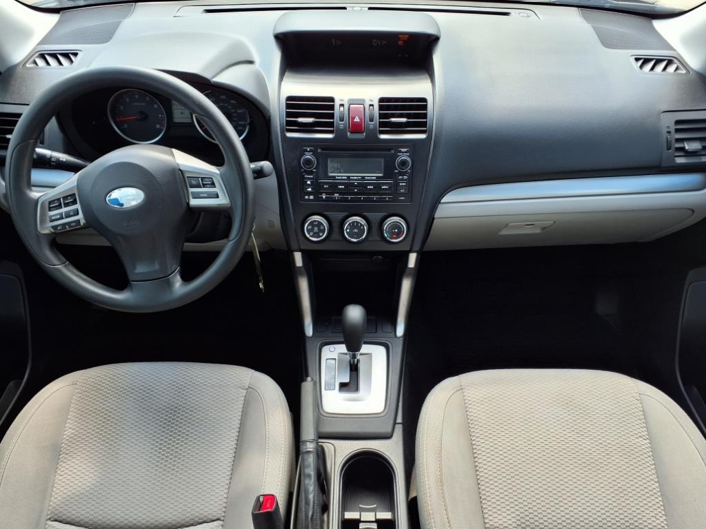 2014 Subaru Forester 2.5i Image 10 of 20