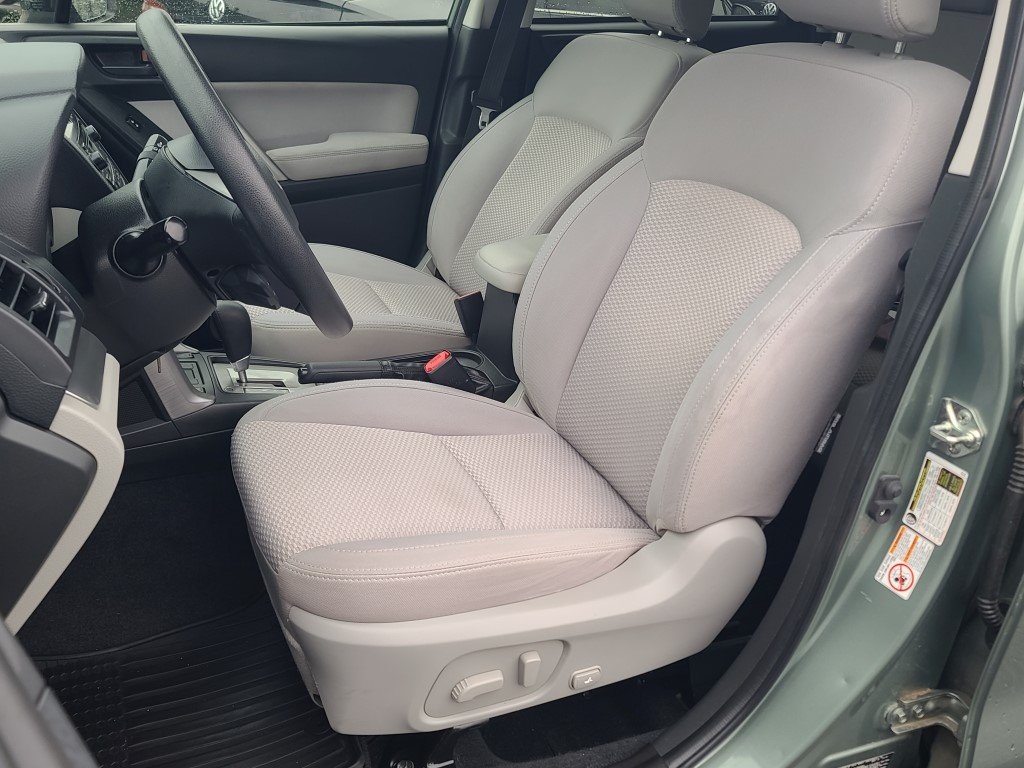 Vehicle image 8 of 29