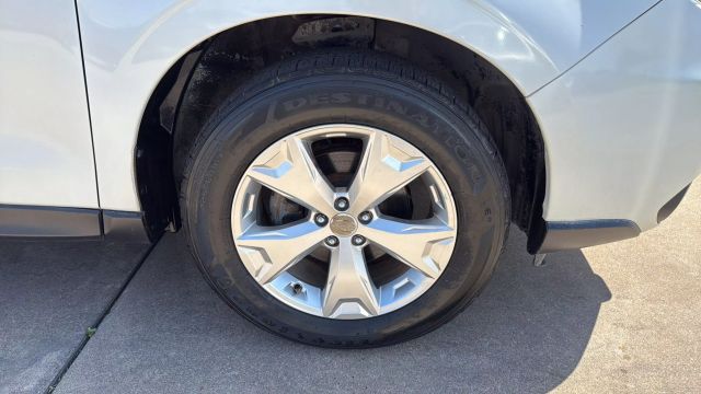 2014 Subaru Forester 2.5i Touring Image 15 of 54