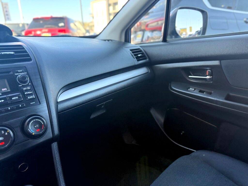 2014 Subaru Impreza 2.0i Premium Image 15 of 27