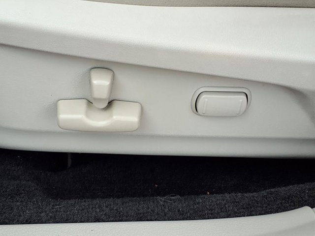 2014 Subaru Legacy 2.5i Limited Image 28 of 29