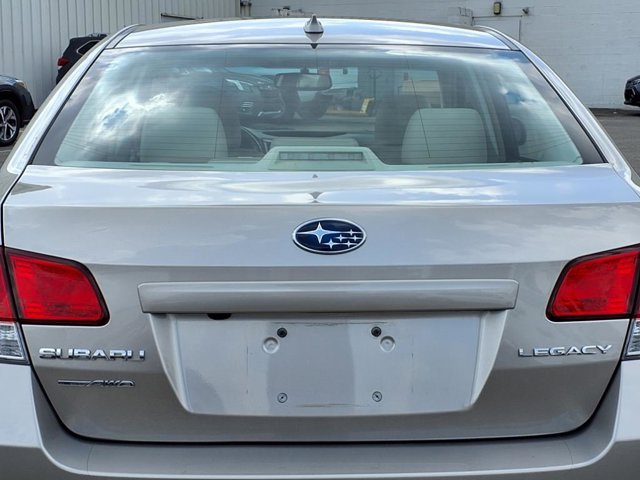 2014 Subaru Legacy 2.5i Limited Image 7 of 29