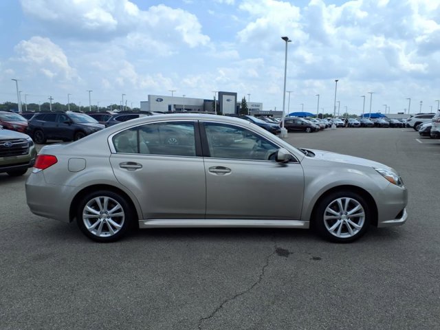 2014 Subaru Legacy 2.5i Limited Image 4 of 29