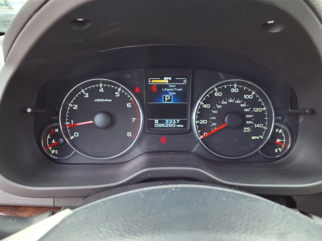 2014 Subaru Legacy 2.5i Limited Image 16 of 29