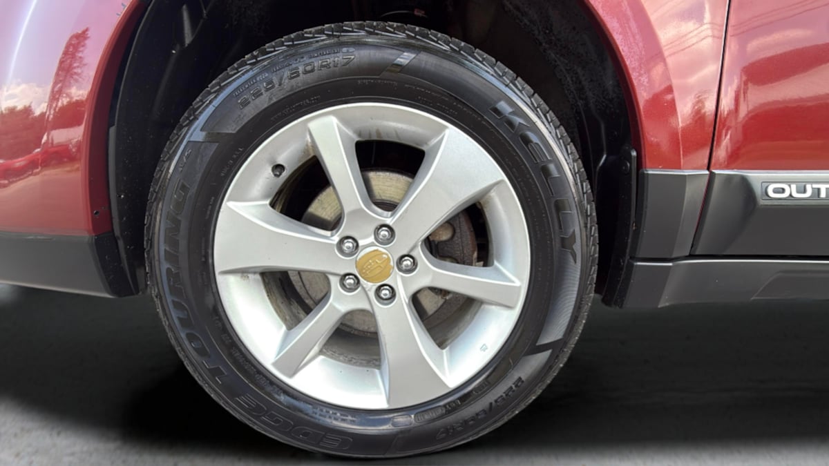 2014 Subaru Outback 2.5i Image 9 of 26