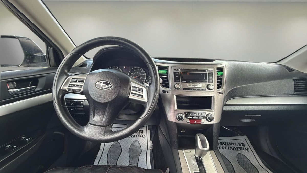2014 Subaru Outback 2.5i Image 17 of 26
