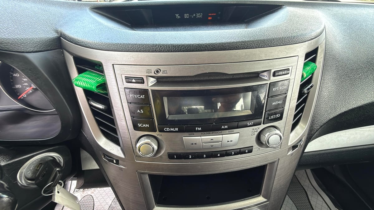 2014 Subaru Outback 2.5i Image 21 of 26