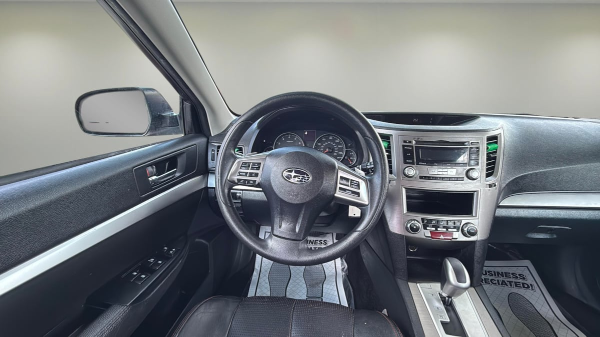 2014 Subaru Outback 2.5i Image 18 of 26