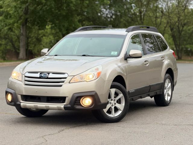 2014 Subaru Outback 2.5i Limited Image 1 of 45